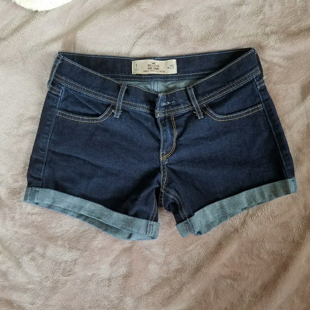 Hollister denim midi shorts, med-rise